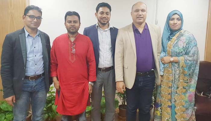 অদম্য মেধাবী দাউদের চিকিৎসা সহায়তায় পাশে দাঁড়ালেন রেজাউর রহমান
