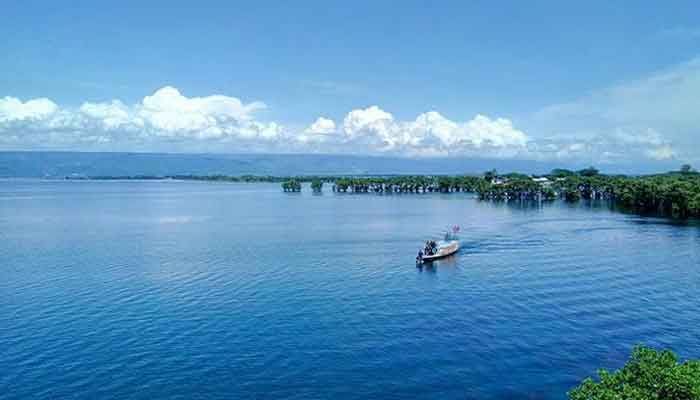 ছুটিতে টাঙ্গুয়ামুখী নিসর্গপ্রেমীরা ছুটিতে টাঙ্গুয়ামুখী নিসর্গপ্রেমীরা
