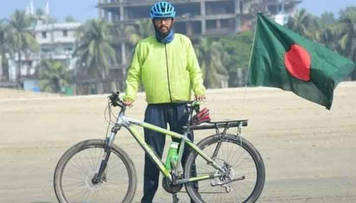 সাইকেল চালিয়ে ৬৪ জেলায় ভ্রমণ সাইকেল চালিয়ে ৬৪ জেলায় ভ্রমণ
