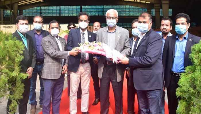 জাবির ১২তম ব্যাচের সাবেক শিক্ষার্থীদের স্বাগত জানাচ্ছেন ওয়ালটন হাই-টেকের ডেপুটি ম্যানেজিং ডিরেক্টর জাবির ১২তম ব্যাচের সাবেক শিক্ষার্থীদের স্বাগত জানাচ্ছেন ওয়ালটন হাই-টেকের ডেপুটি ম্যানেজিং ডিরেক্টর