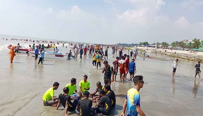 পায়রা সেতু খুলে দেওয়ায় পর্যটক বাড়ছে কুয়াকাটায় পায়রা সেতু খুলে দেওয়ায় পর্যটক বাড়ছে কুয়াকাটায়