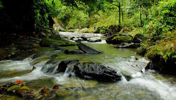 অনিন্দ্য সুন্দরী পাহাড়ি রাণী ‘খৈয়াছড়া ঝরনা’ অনিন্দ্য সুন্দরী পাহাড়ি রাণী ‘খৈয়াছড়া ঝরনা’