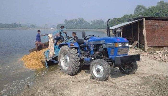 রাণীসাগরের দূষিত পানির ঝুঁকিতে অতিথি পাখিরা