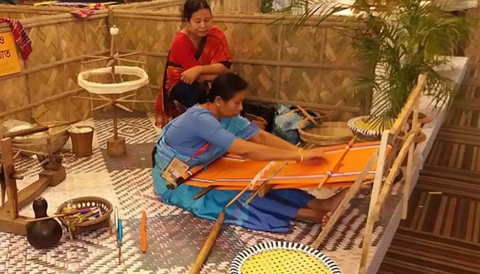 চতুর্থ হেরিটেজ হ্যান্ডলুম ফেস্টিভ্যাল শুরু চতুর্থ হেরিটেজ হ্যান্ডলুম ফেস্টিভ্যাল শুরু
