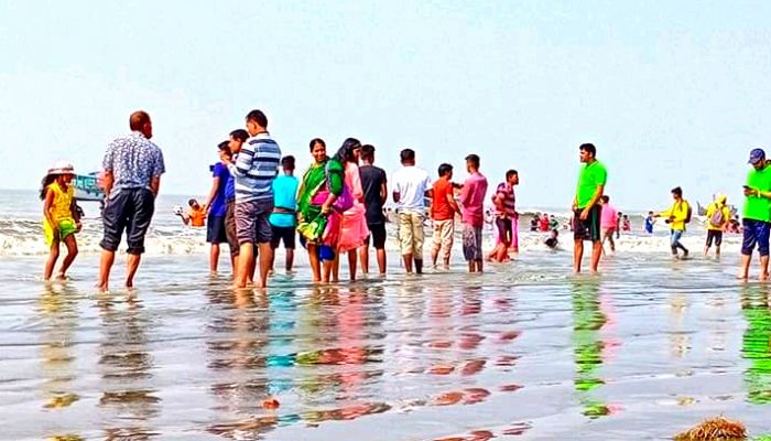 ঈদকে ঘিরে কুয়াকাটায় অগ্রিম হোটেল বুকিংয়ের হিড়িক ঈদকে ঘিরে কুয়াকাটায় অগ্রিম হোটেল বুকিংয়ের হিড়িক