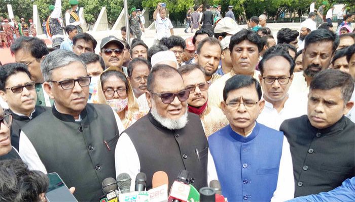 মুক্তিযুদ্ধবিষয়কমন্ত্রী আ ক ম মোজাম্মেল হক। মুক্তিযুদ্ধবিষয়কমন্ত্রী আ ক ম মোজাম্মেল হক।