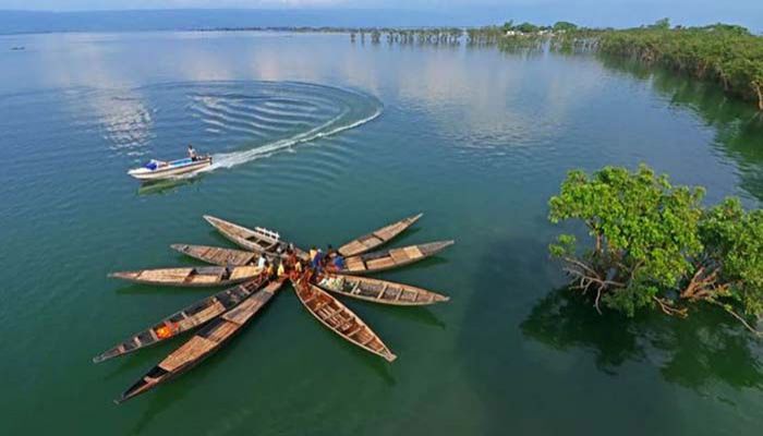 টাঙ্গুয়ার হাওরে নিবন্ধন ছাড়া চলতে পারবে না পর্যটকবাহী নৌযান