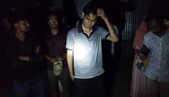 মধ্যরাতে হাওরে ডাকাতের কবলে ১৪ ঢাবি শিক্ষার্থী, ৯৯৯ কলে উদ্ধার মধ্যরাতে হাওরে ডাকাতের কবলে ১৪ ঢাবি শিক্ষার্থী, ৯৯৯ কলে উদ্ধার