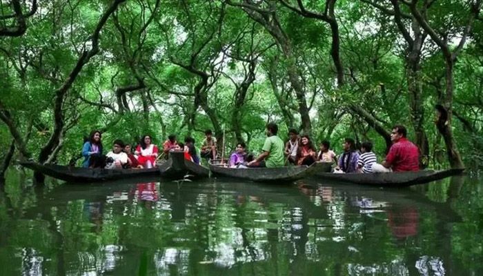 বাংলাদেশে পর্যটনকেন্দ্রগুলো এতো ব্যয়বহুল কেন?