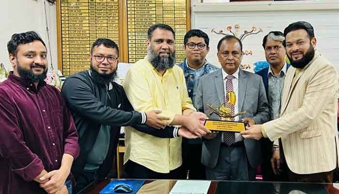 ডিএলএস ডিজির সঙ্গে ডেইরি ফার্মার্স অ্যাসোসিয়েশনের শুভেচ্ছা বিনিময় ডিএলএস ডিজির সঙ্গে ডেইরি ফার্মার্স অ্যাসোসিয়েশনের শুভেচ্ছা বিনিময়