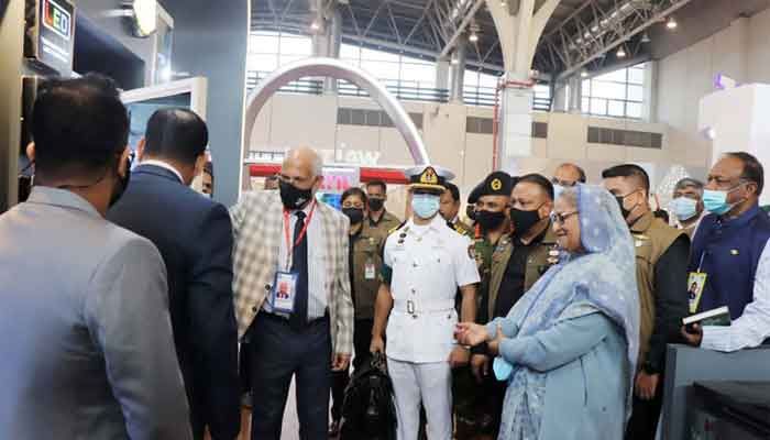 ওয়ালটন প্যাভিলিয়ন পরিদর্শন করলেন প্রধানমন্ত্রী