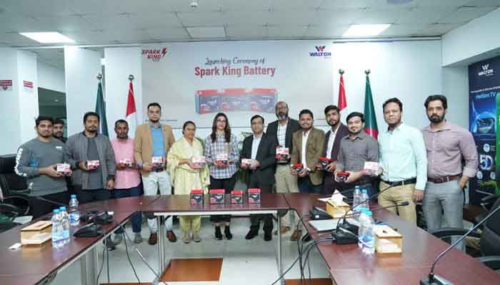 ‘স্পার্ক কিং’ সিরিজের মোটরসাইকেল ব্যাটারির উদ্বোধন করেন ওয়ালটন মাইক্রো-টেকের সিইও নিশাত তাসনিম শুচি
‘স্পার্ক কিং’ সিরিজের মোটরসাইকেল ব্যাটারির উদ্বোধন করেন ওয়ালটন মাইক্রো-টেকের সিইও নিশাত তাসনিম শুচি