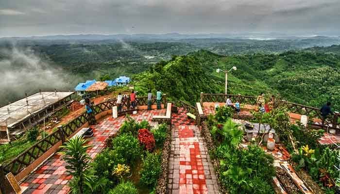 পর্যটন শিল্পের দৈন্যদশার জন্য কে দায়ী