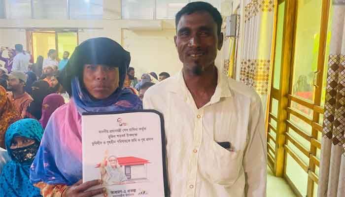 ‘আইজ আংগো পরিচয় পাইসি, প্রধানমন্ত্রীকে ধন্যবাদ’ ‘আইজ আংগো পরিচয় পাইসি, প্রধানমন্ত্রীকে ধন্যবাদ’