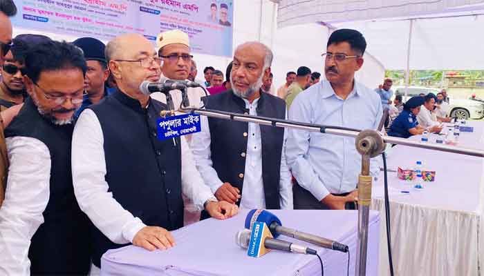 নৌকায় ভোট দেওয়ার শপথ করালেন ত্রাণ প্রতিমন্ত্রী