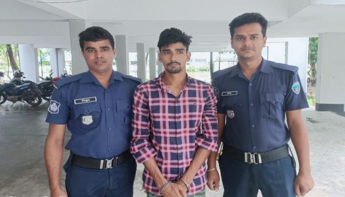 সুবর্ণচরে সাজাপ্রাপ্ত পলাতক আসামি গ্রেফতার সুবর্ণচরে সাজাপ্রাপ্ত পলাতক আসামি গ্রেফতার