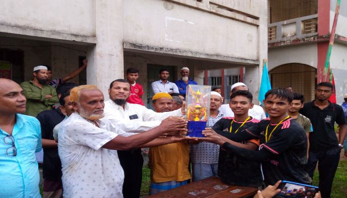 সুবর্ণচরে ফুটবল টুর্নামেন্টের ফাইনাল খেলা অনুষ্ঠিত সুবর্ণচরে ফুটবল টুর্নামেন্টের ফাইনাল খেলা অনুষ্ঠিত