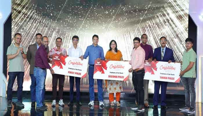 ৪৫২ জনকে ‘এমপ্লয়ি অফ দ্য মান্থ’ পুরস্কার দিলো ওয়ালটন ৪৫২ জনকে ‘এমপ্লয়ি অফ দ্য মান্থ’ পুরস্কার দিলো ওয়ালটন
