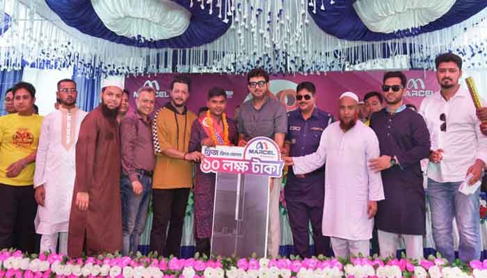 মার্সেল ফ্রিজ কিনে ১০ লাখ টাকা ক্যাশব্যাক পেলেন বগুড়ার হযরত আলী 