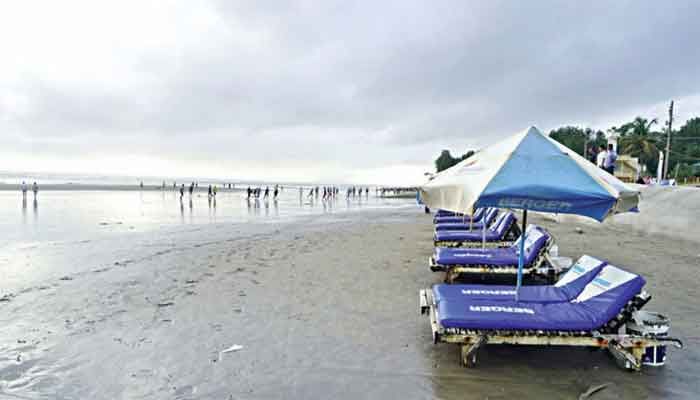 নিরাপত্তা ঝুঁকিতে ধুকছে পর্যটন
