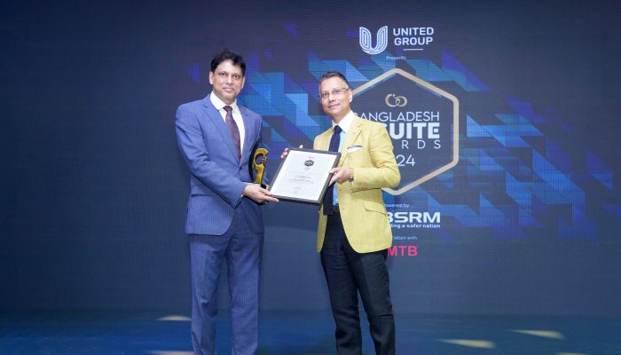 ‘এমডি অব দ্য ইয়ার’ অ্যাওয়ার্ডে ভূষিত হলেন ওয়ালটনের এস এম মাহবুবুল আলম ‘এমডি অব দ্য ইয়ার’ অ্যাওয়ার্ডে ভূষিত হলেন ওয়ালটনের এস এম মাহবুবুল আলম